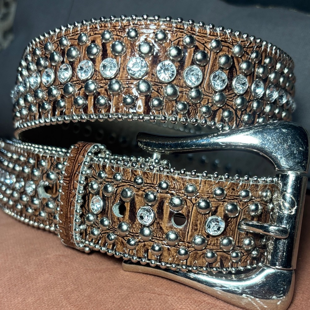 Guess vintage y2k oversized buckle western inspired reptile rhinestone belt